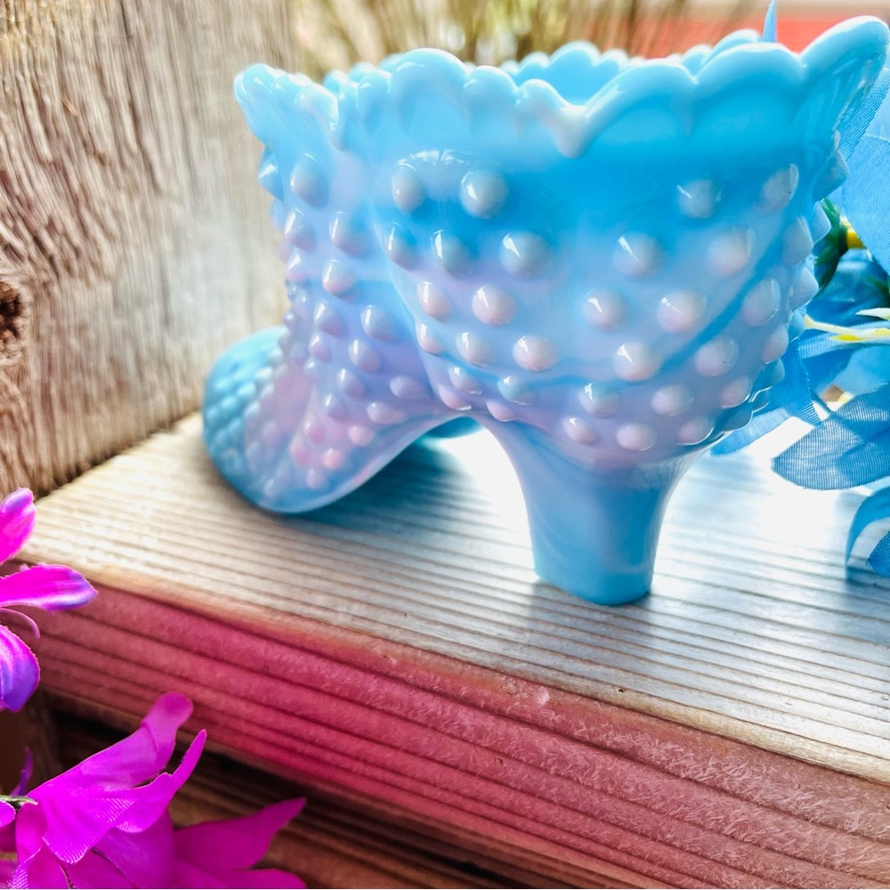 Vintage Fenton Blue & White Hobnail Milk Glass Victorian Style Shoe Figurine - Picture 11 of 11